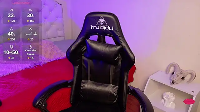 Aurora Hotson online show from November 2025 11:15:01 PM