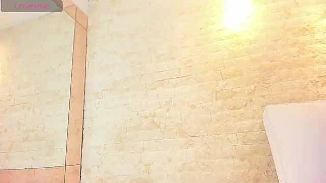 mia roldan  online show from September 2025 12:40:01 PM