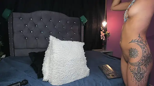 slutty venus online show from March 2025 05:17:02 AM