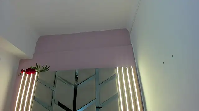 victoriamoon-01 online show from October 2025 08:37:02 PM