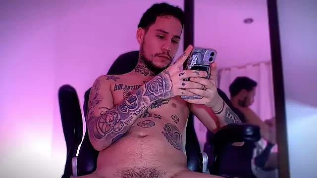 Snapshot of Junihn0 chatting on September 2025 09:42:01 PM Junihn0 online show from September 2025 09:42:01 PM