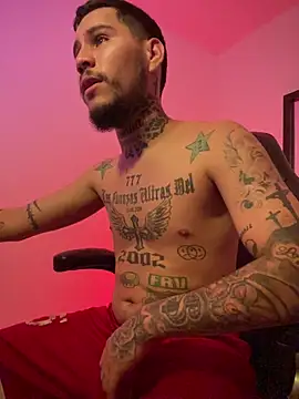 Snapshot of Junihn0 chatting on November 2025 09:48:01 PM Junihn0 online show from November 2025 09:48:01 PM