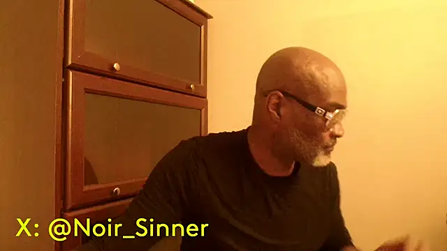 Snapshot of sinnernoir chatting on April 2026 02:47:02 AM sinnernoir online show from April 2026 02:47:02 AM