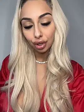 Snapshot of GoldenAmber chatting on February 2025 01:44:01 PM GoldenAmber online show from February 2025 01:44:01 PM