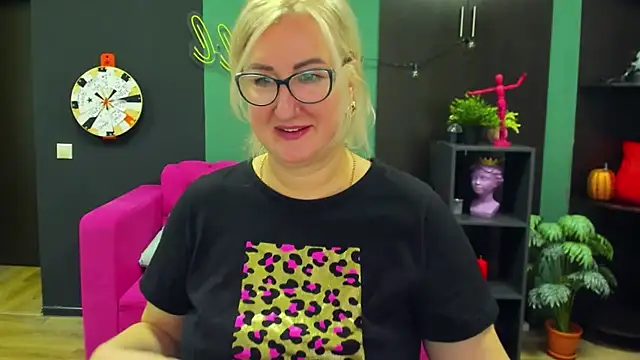 ChristyBrooks online show from February 2025 09:36:01 PM