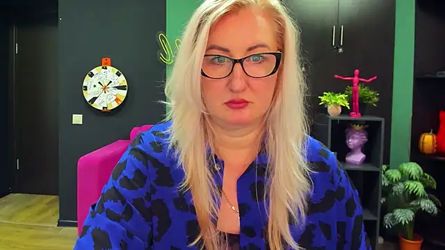 ChristyBrooks online show from March 2025 03:20:01 PM