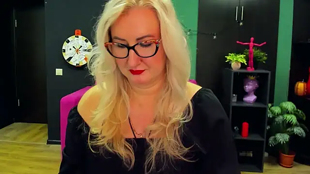 ChristyBrooks online show from March 2025 07:27:02 PM