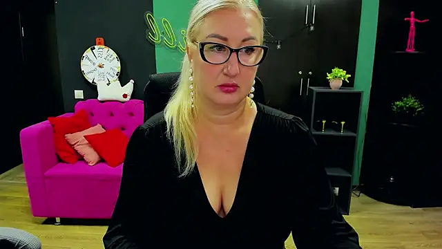 ChristyBrooks online show from November 2025 06:16:02 AM