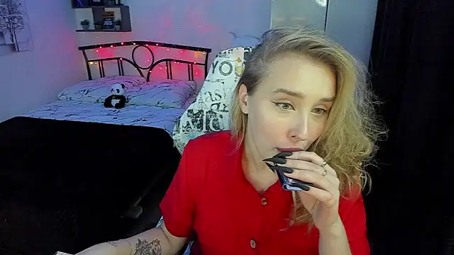 LinaTruly online show from November 2025 09:38:01 PM