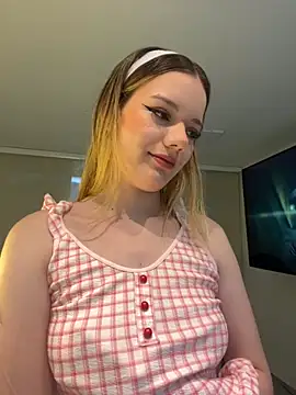 NicoleCut online show from November 2025 10:48:01 AM