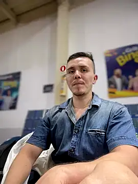 adam-rivera online show from November 2025 11:38:02 PM