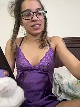 Snapshot of 1prettygem chatting on December 2024 07:18:02 PM 1prettygem online show from December 2024 07:18:02 PM