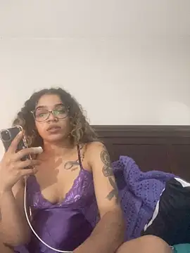 Snapshot of 1prettygem chatting on January 2025 11:18:02 PM 1prettygem online show from January 2025 11:18:02 PM