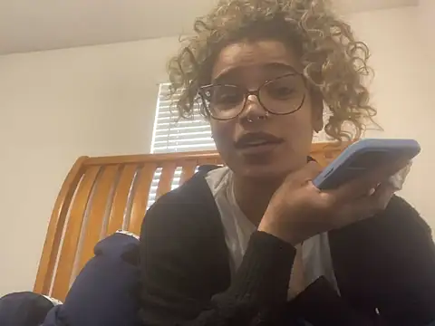 Snapshot of 1prettygem chatting on January 2025 02:02:02 PM 1prettygem online show from January 2025 02:02:02 PM