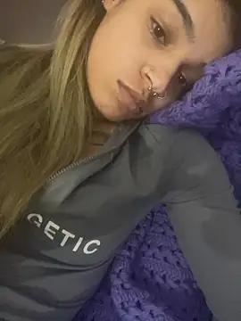 Snapshot of 1prettygem chatting on January 2025 02:54:01 AM 1prettygem online show from January 2025 02:54:01 AM