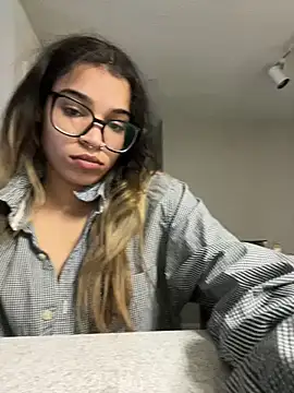 Snapshot of 1prettygem chatting on January 2025 03:29:01 PM 1prettygem online show from January 2025 03:29:01 PM