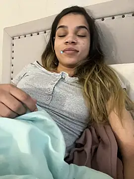 Snapshot of 1prettygem chatting on March 2025 11:05:02 PM 1prettygem online show from March 2025 11:05:02 PM