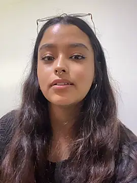 Snapshot of Ariana_Pierce chatting on May 2026 06:35:01 PM Ariana Pierce online show from May 2026 06:35:01 PM