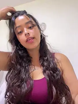 Snapshot of Ariana_Pierce chatting on May 2026 03:08:02 PM Ariana Pierce online show from May 2026 03:08:02 PM