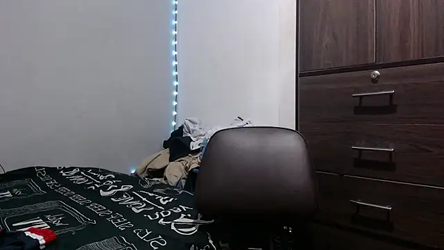 pervertsteens3 online show from September 2025 04:01:02 AM