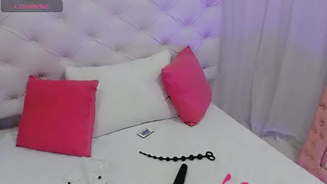 anchela-garcia1 online show from October 2025 02:40:01 PM