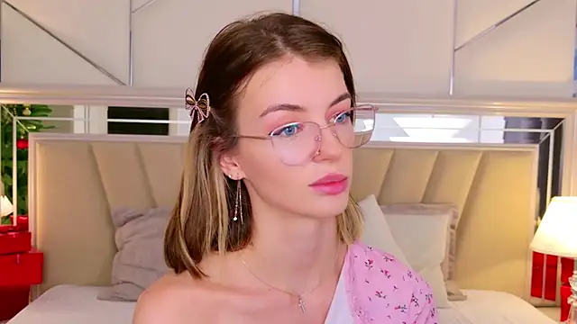 MeganMour online show from December 2025 07:53:02 PM