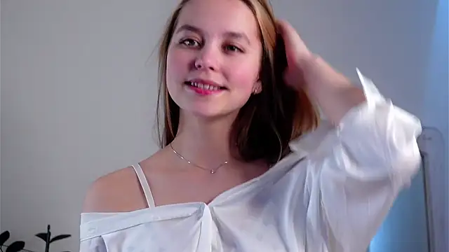 Snapshot of FalineDowlen chatting on February 2025 07:24:02 AM FalineDowlen online show from February 2025 07:24:02 AM