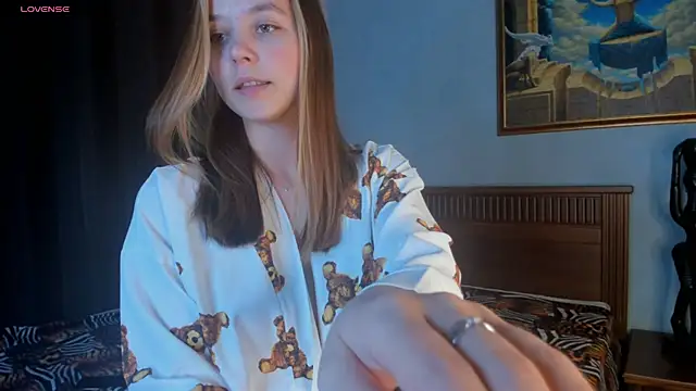 Snapshot of FalineDowlen chatting on February 2025 07:26:02 AM FalineDowlen online show from February 2025 07:26:02 AM