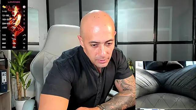 Snapshot of ryan_master_ chatting on December 2024 10:03:01 PM ryan master online show from December 2024 10:03:01 PM