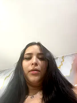 Sarawhiites online show from December 2025 05:46:01 AM