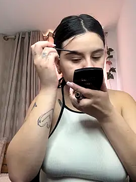 SaraBraun  online show from October 2025 06:18:02 PM