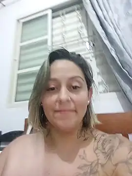 Snapshot of baixinhaloira chatting on December 2024 03:24:01 AM baixinhaloira online show from December 2024 03:24:01 AM