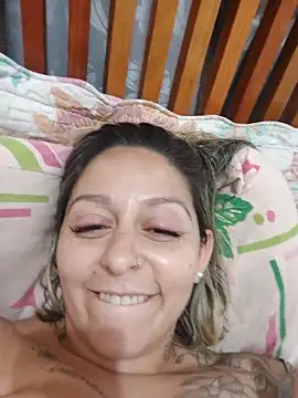 Snapshot of baixinhaloira chatting on December 2024 02:19:02 AM baixinhaloira online show from December 2024 02:19:02 AM