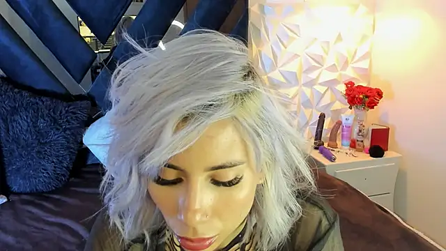 Summer Rosee online show from January 2025 04:52:01 PM