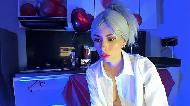 Summer Rosee online show from February 2025 01:08:01 PM