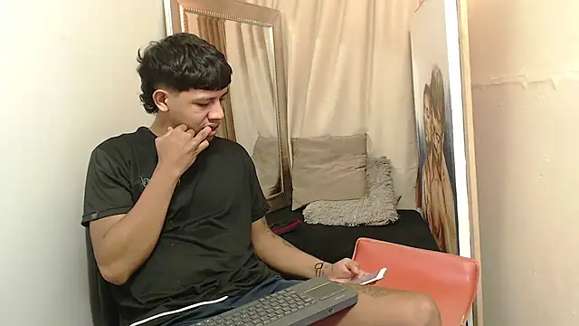 mr stiven  online show from November 2025 02:21:01 AM