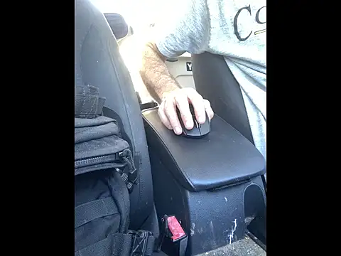 Twowellshapedheads online show from November 2025 06:19:02 PM