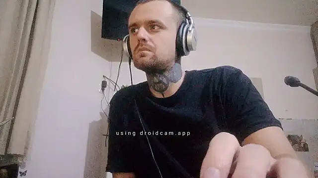 Snapshot of HappyZebra13 chatting on January 2025 10:40:01 PM HappyZebra13 online show from January 2025 10:40:01 PM