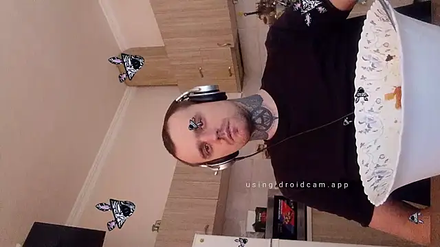 Snapshot of HappyZebra13 chatting on February 2025 09:52:02 AM HappyZebra13 online show from February 2025 09:52:02 AM