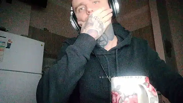 Snapshot of HappyZebra13 chatting on February 2025 12:21:02 AM HappyZebra13 online show from February 2025 12:21:02 AM