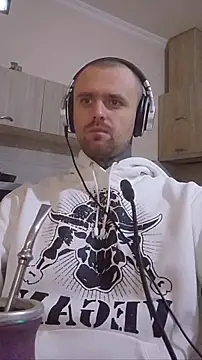 Snapshot of HappyZebra13 chatting on November 2025 04:07:01 AM HappyZebra13 online show from November 2025 04:07:01 AM