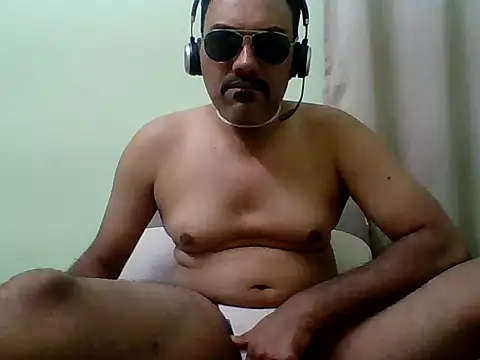 farhaanmacho online show from December 2025 03:41:01 PM