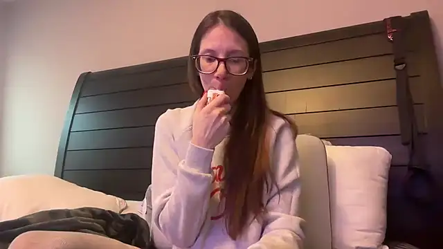 Snapshot of yourstrulylivy69 chatting on February 2025 01:44:02 PM yourstrulylivy69 online show from February 2025 01:44:02 PM