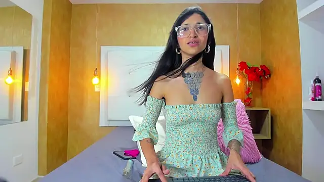 Snapshot of Milaspetite chatting on January 2025 05:09:02 PM Milaspetite online show from January 2025 05:09:02 PM