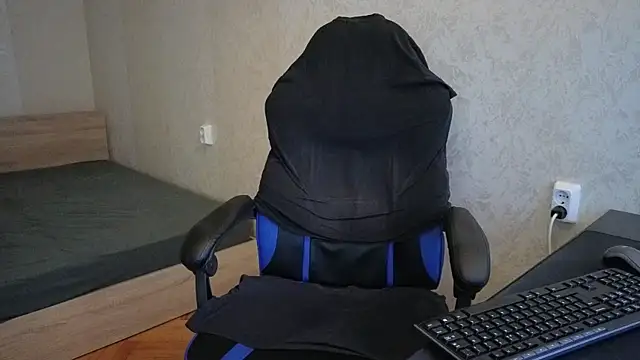 Snapshot of TheFitGiant chatting on February 2026 01:36:01 PM TheFitGiant online show from February 2026 01:36:01 PM