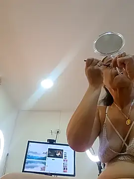 Snapshot of sasi_luna chatting on November 2025 02:06:01 PM sasi luna online show from November 2025 02:06:01 PM