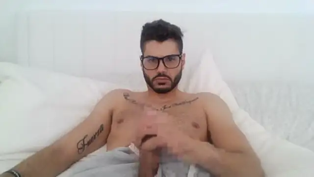 Snapshot of Strokeking4u chatting on December 2025 08:05:02 PM Strokeking4u online show from December 2025 08:05:02 PM