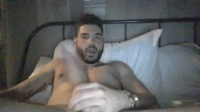 Snapshot of Strokeking4u chatting on February 2026 01:04:02 PM Strokeking4u online show from February 2026 01:04:02 PM