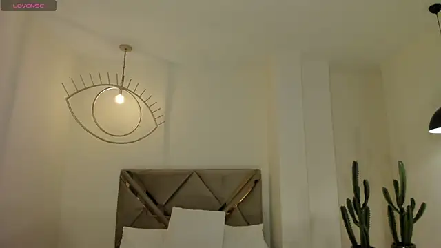 Snapshot of MiaFarrell_ chatting on March 2025 07:06:01 PM MiaFarrell online show from March 2025 07:06:01 PM