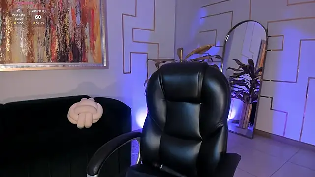 Snapshot of MiaFarrell_ chatting on October 2025 06:06:01 PM MiaFarrell online show from October 2025 06:06:01 PM